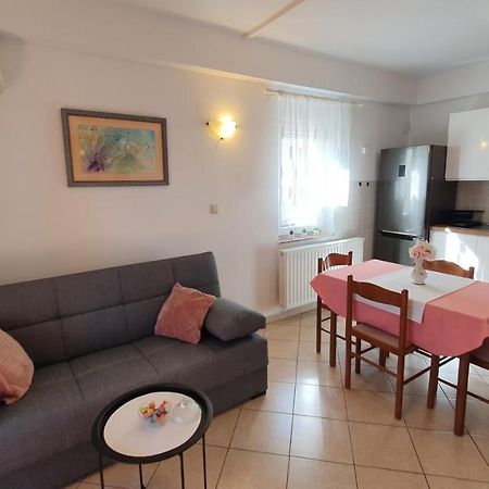 Apartment Nevenka Krk Town Εξωτερικό φωτογραφία