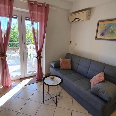 Apartment Nevenka Krk Town Εξωτερικό φωτογραφία