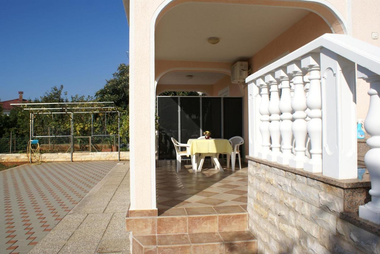 Apartment Nevenka Krk Town Εξωτερικό φωτογραφία