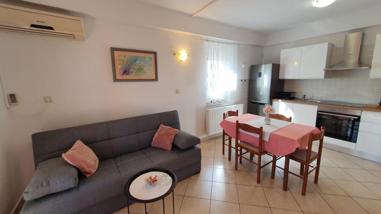 Apartment Nevenka Krk Town Εξωτερικό φωτογραφία