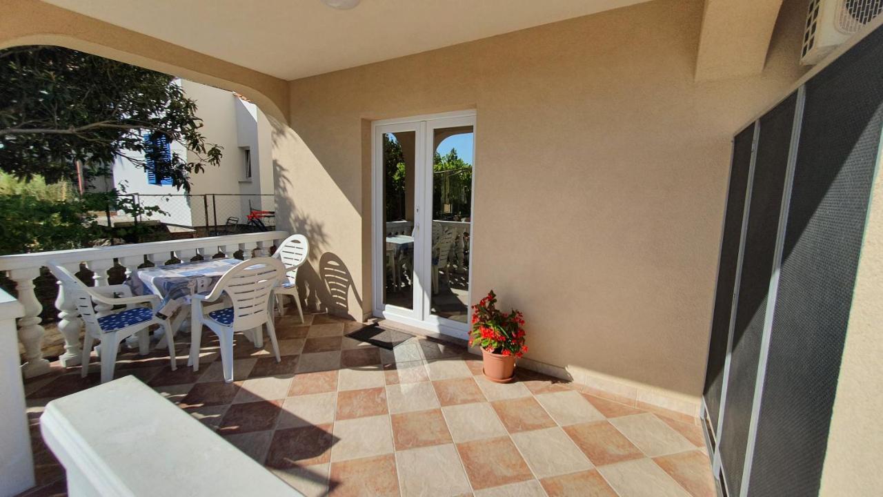 Apartment Nevenka Krk Town Εξωτερικό φωτογραφία