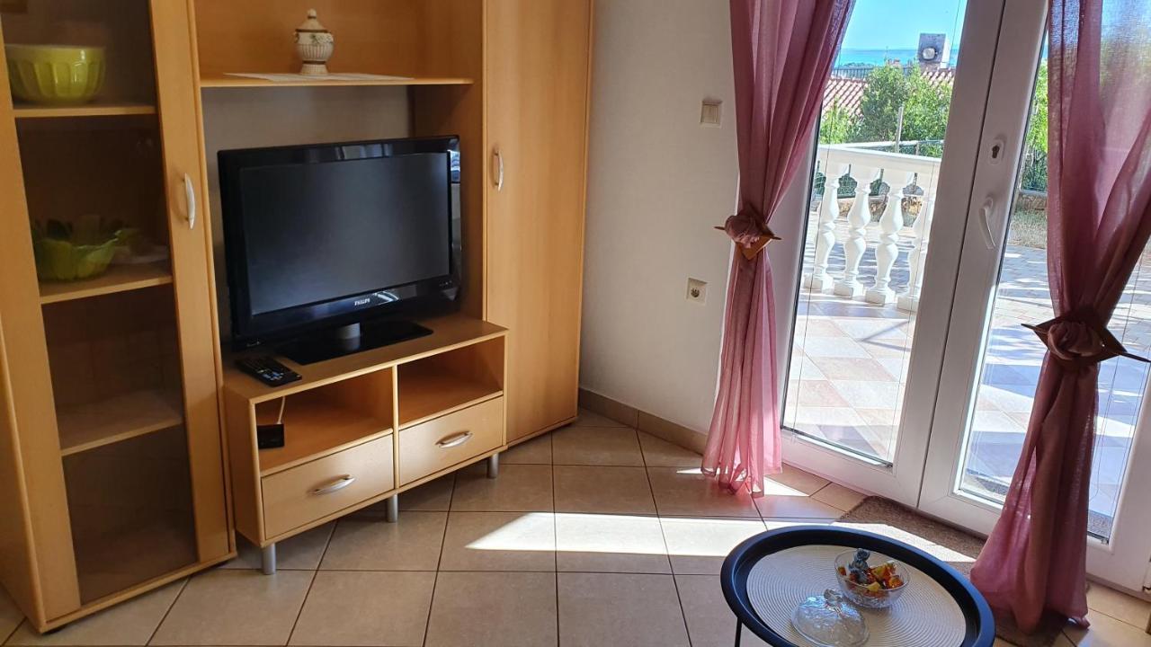 Apartment Nevenka Krk Town Εξωτερικό φωτογραφία