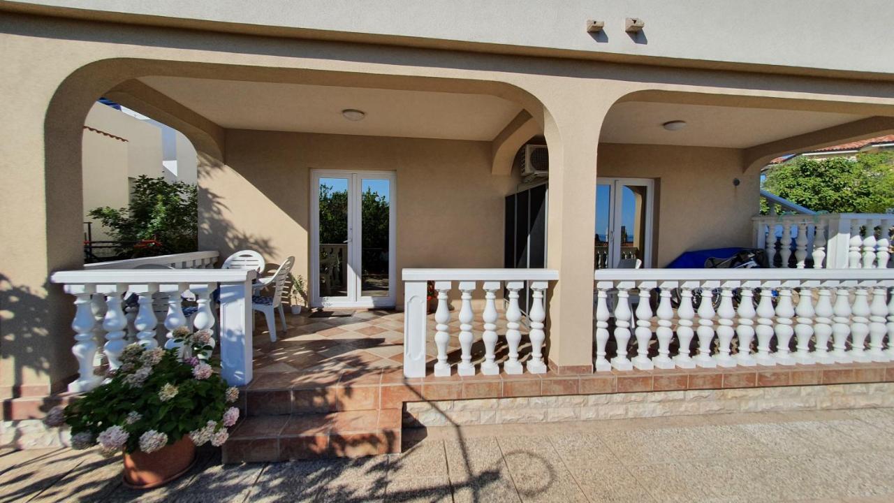 Apartment Nevenka Krk Town Εξωτερικό φωτογραφία